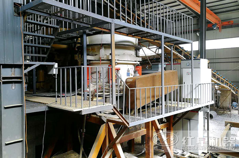钾长石加工现场图片