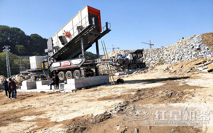 福州加工石头机器的移动破碎机正投放现场